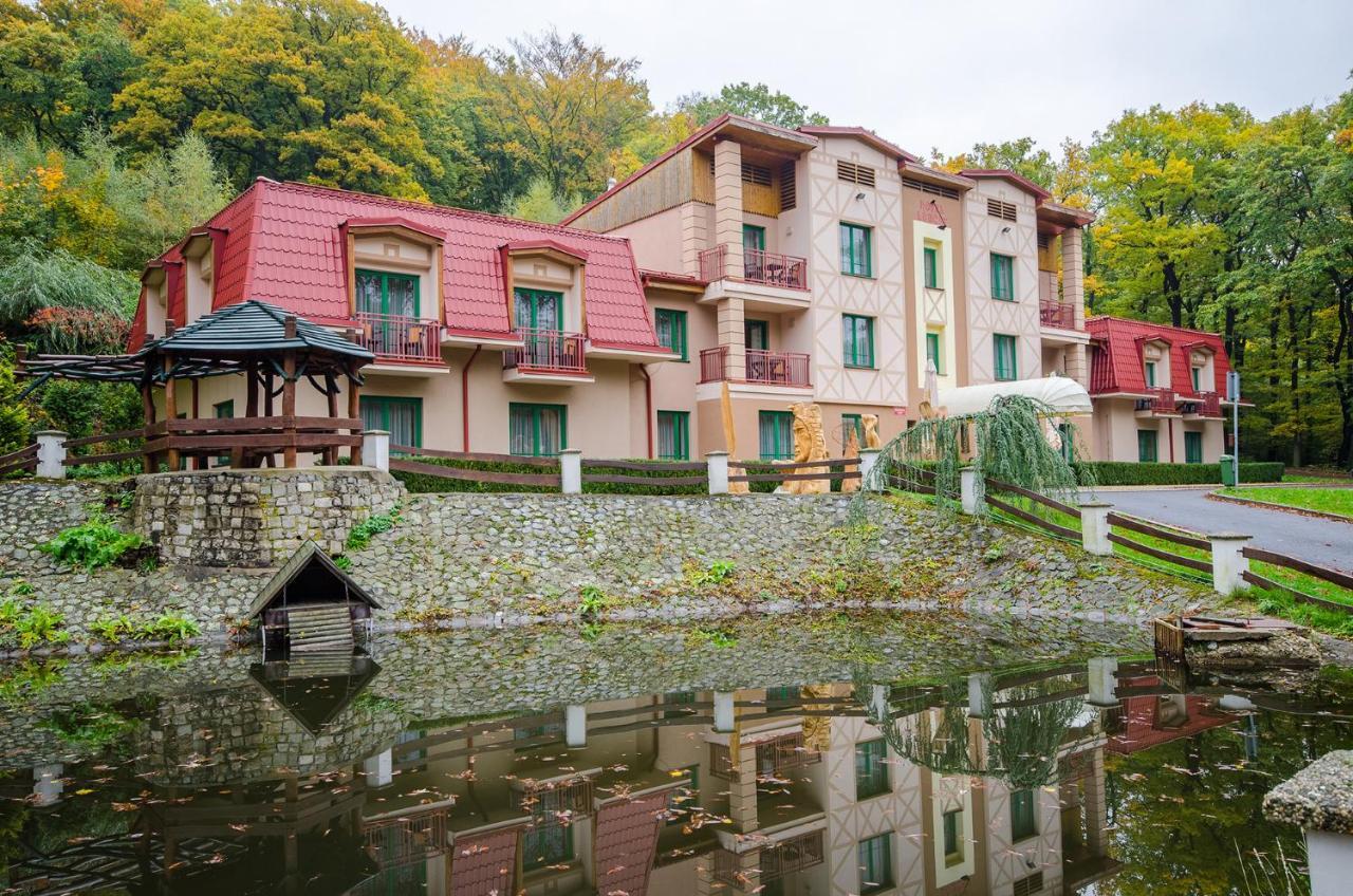 Hotel Loucky ลิทวินอฟ ภายนอก รูปภาพ